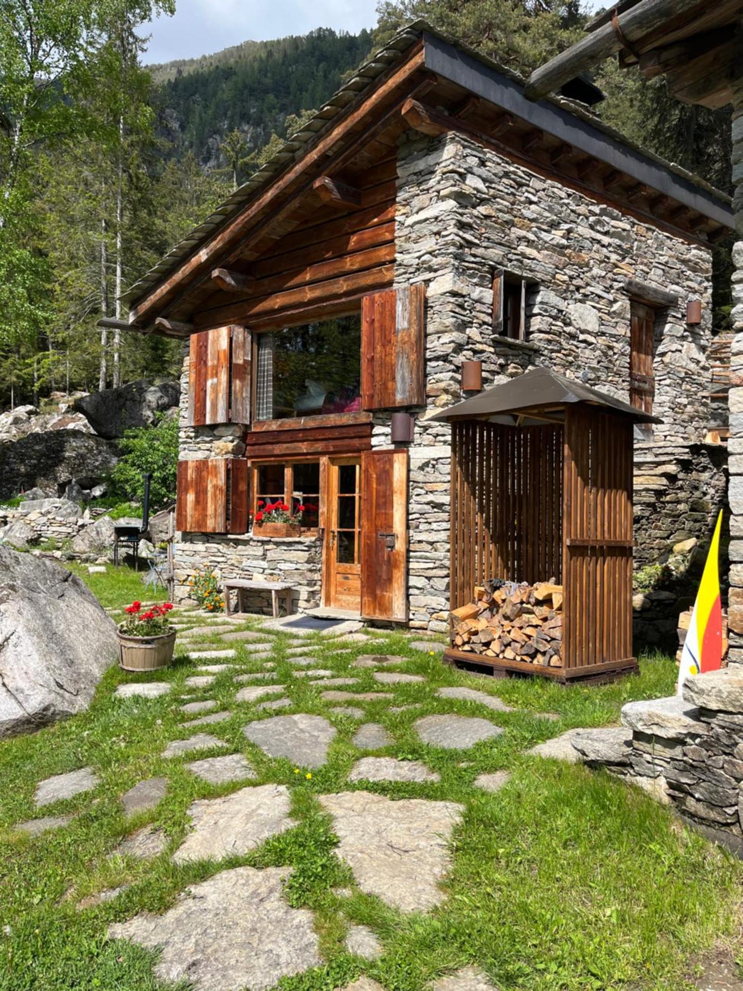 Resalbert Chalet Киавена Екстериор снимка